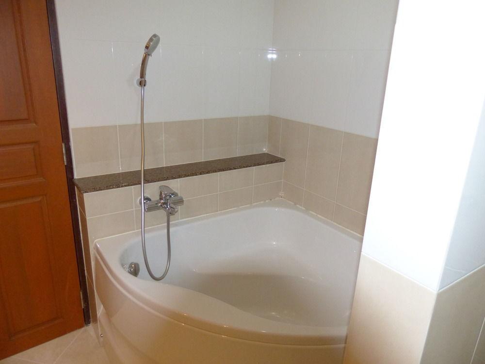 Emerald Palace Aparthotel Патая Екстериор снимка