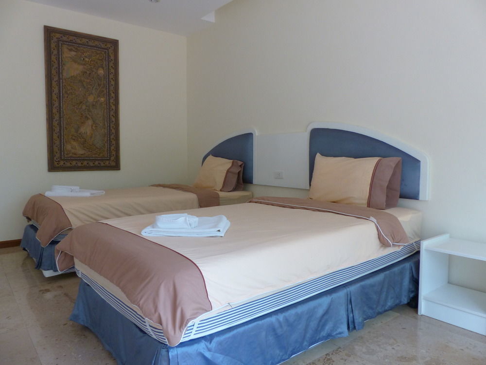 Emerald Palace Aparthotel Патая Екстериор снимка